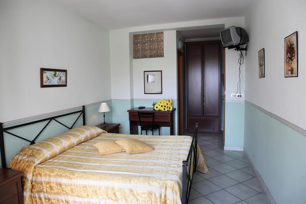 Bed And Breakfast Gigi Furci Siculo Dış mekan fotoğraf